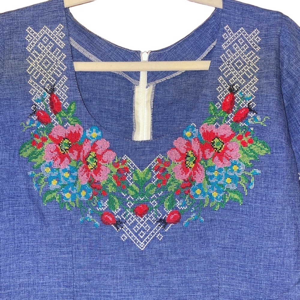 Vintage handmade embroidered short sleeve dress zip back. E5 - Picture 4 of 7